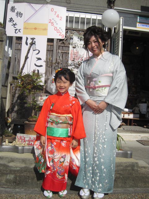 着物あそびにっこり では 女の子の髪型に日本髪風も承ります 着物あそび にっこり